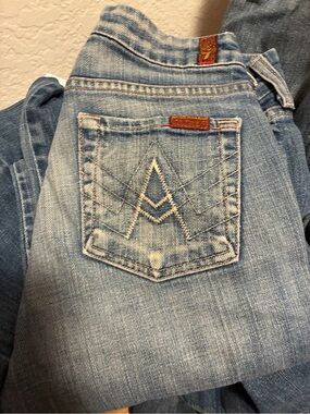 7 for all Mankind. Light-Blue Women Jeans w/ Embroidered Pocket,vintage, size 26